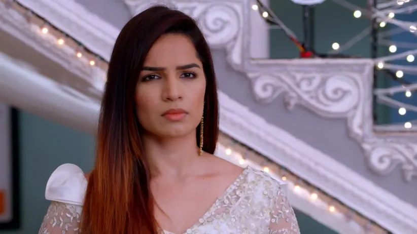 Ranbeer Defends Prachi - Iniya Iru Malargal