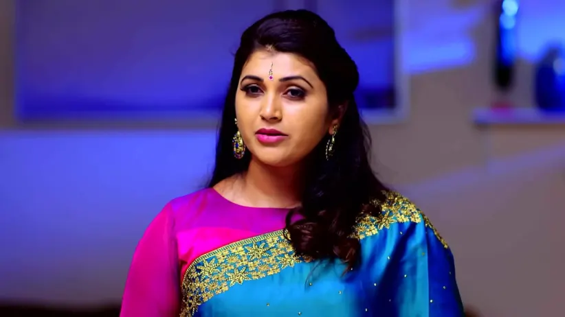 Trikaali leaves her house forever - Trikaali S2