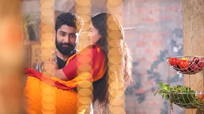 Akhila enquires about Parvathy - Sembaruthi