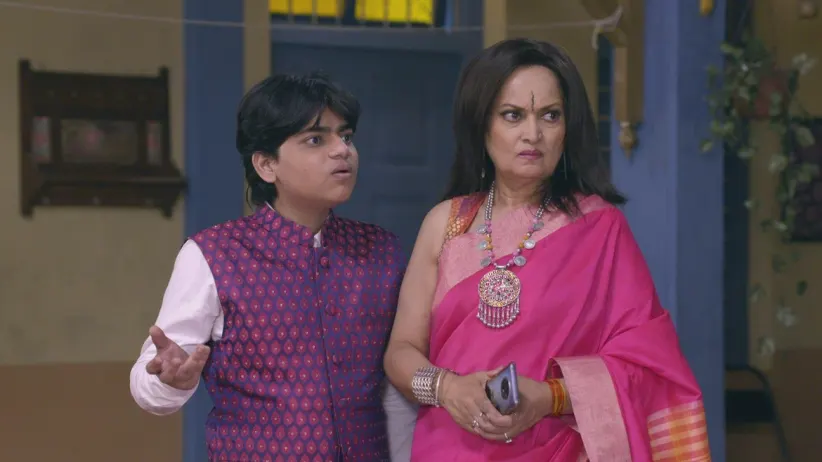 Malaika exposes Kamlesh and Kat - Happu Ki Ultan Paltan