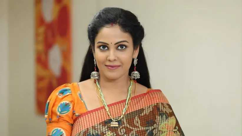 Chintamani hides Abhirami's ID card - Rettai Roja