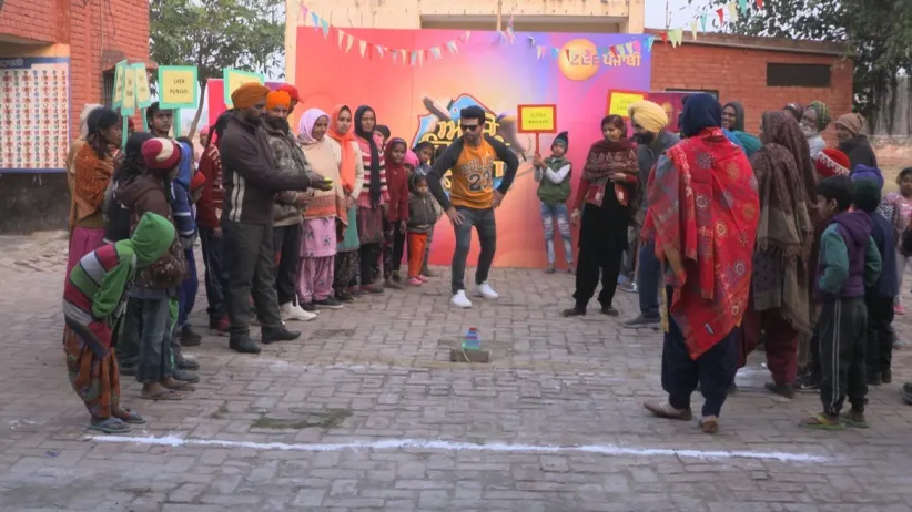 Langdi Laat and Gulli Danda with Karan Kumar - Aajo Jinhe Khedna