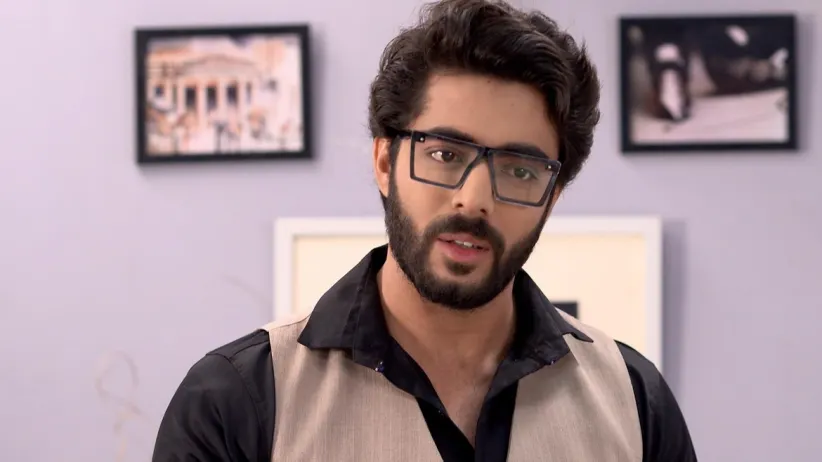 Radhika and Karna's argument - Ki Kore Bolbo Tomay