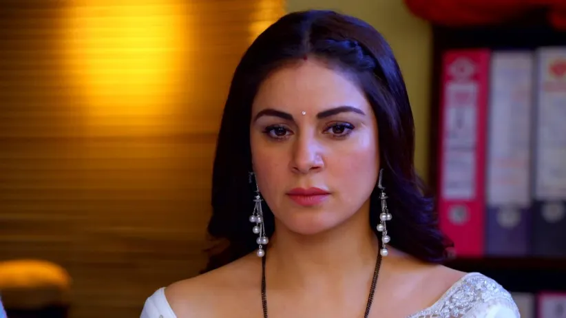 Preeta's threat stops Sherlyn from helping Mahira - Kundali Bhagya