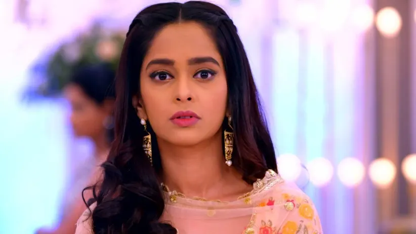 Sarita asks Baljeet for help - Kumkum Bhagya