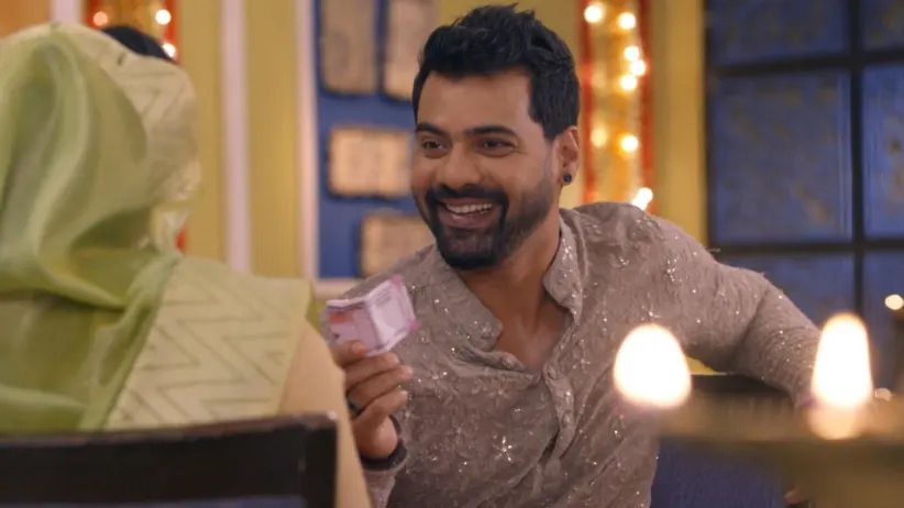 Rhea Shares Her Plan with Sanjeev - Iniya Iru Malargal