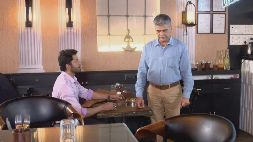 Soham tries to talk to Abhijit