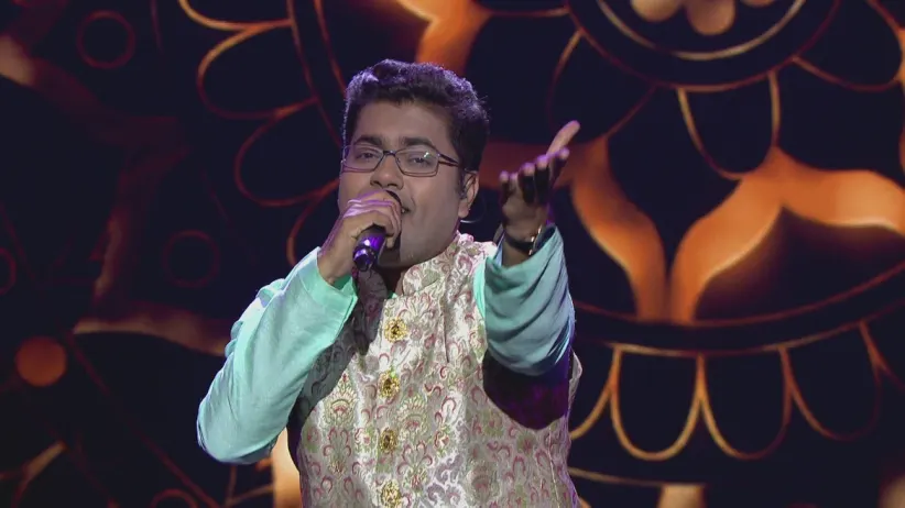 Jaydeep Bagwadkar presents a fantastic performance