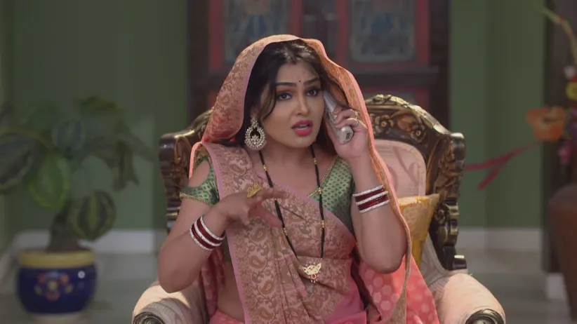 Tiwari throws the necklace in Vibhuti's house - Bhabi Ji Ghar Par Hai