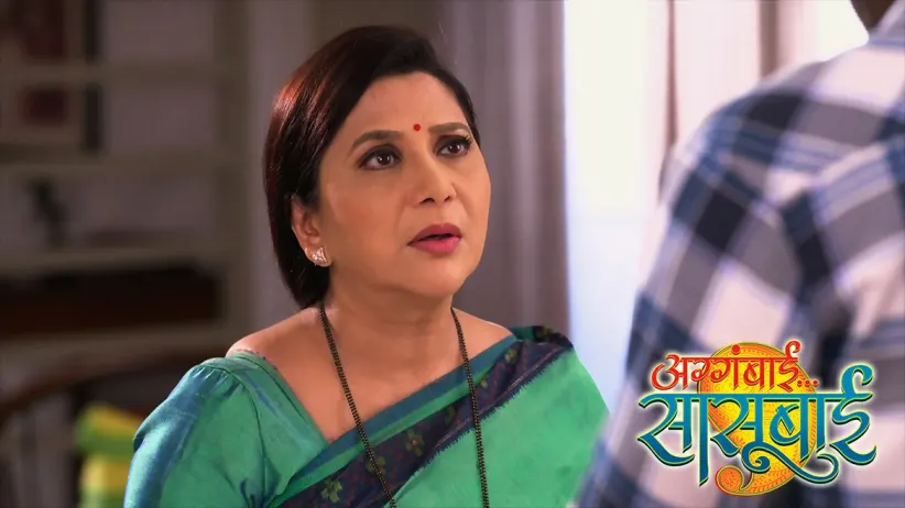 Asawari learns about Abhijit's decision - Agga Bai Sasubai