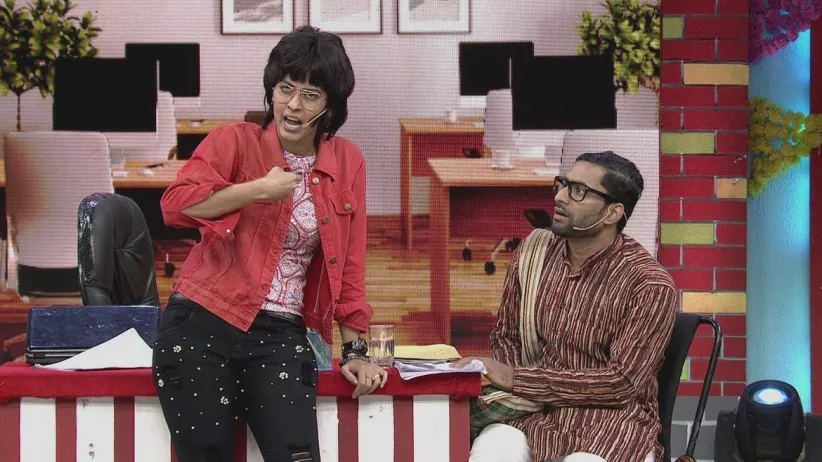 The Celebrity Pattern contestants perform a skit