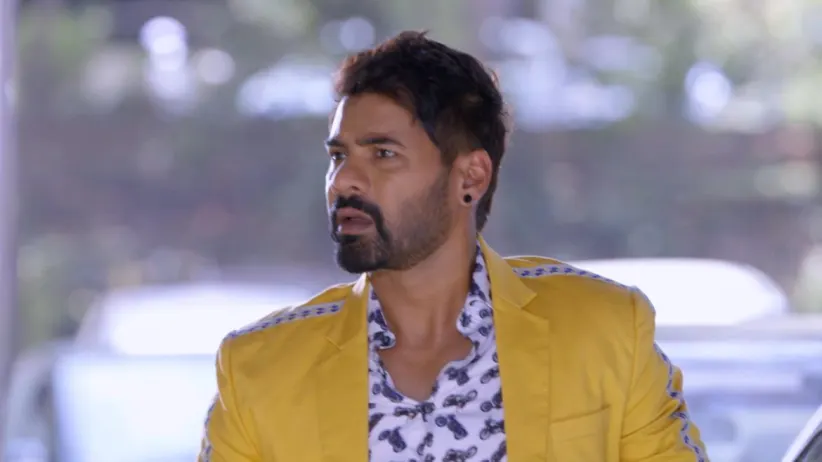 Pragya Decides to Meet Abhi - Iniya Iru Malargal