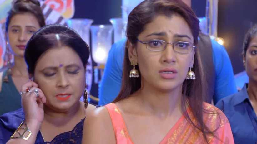 Pragya Tries to save Vasudha - Iniya Iru Malargal