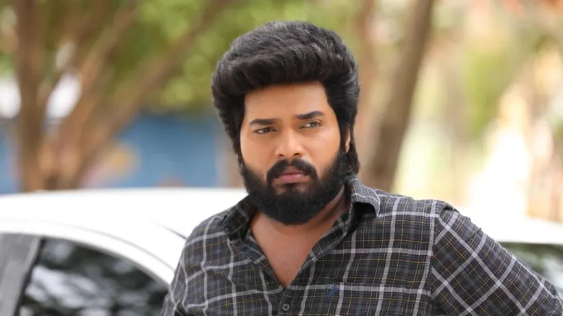 Aditya teaches Parvathy - Sembaruthi