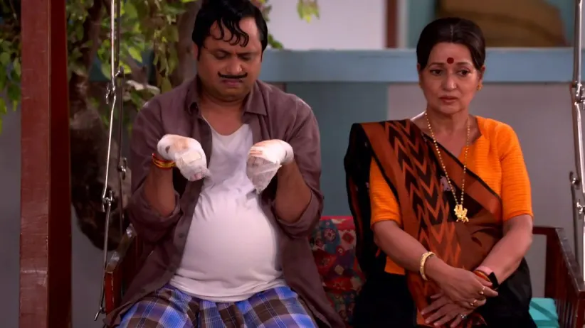 Plan to stop Rajesh from singing - Happu Ki Ultan Paltan