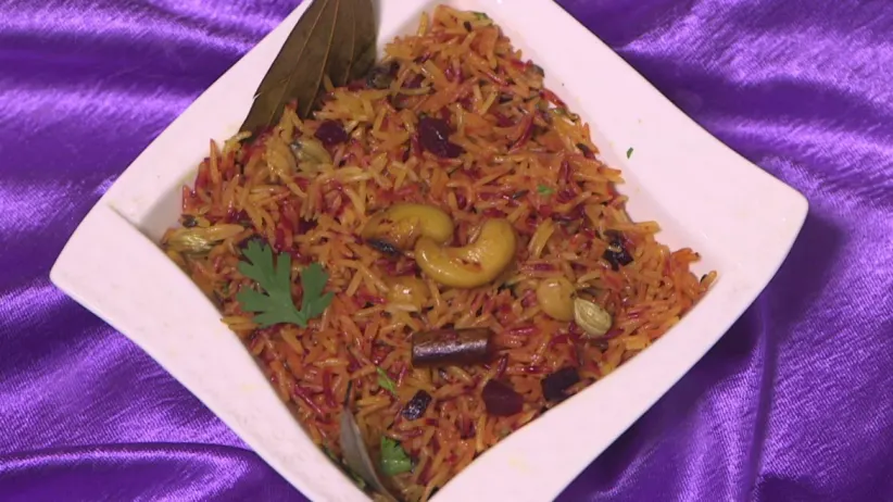 Beetroot Rice and Mulyache Thepla - Aamhi Saare Khavayye