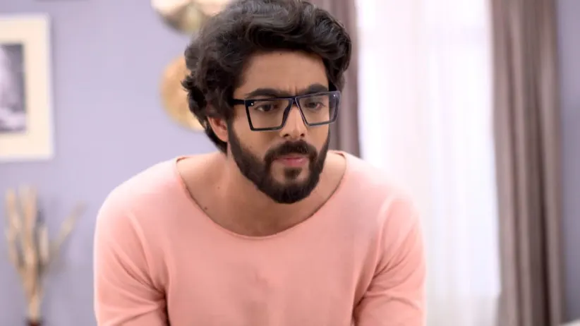 Karna's parents praise Radhika - Ki Kore Bolbo Tomay