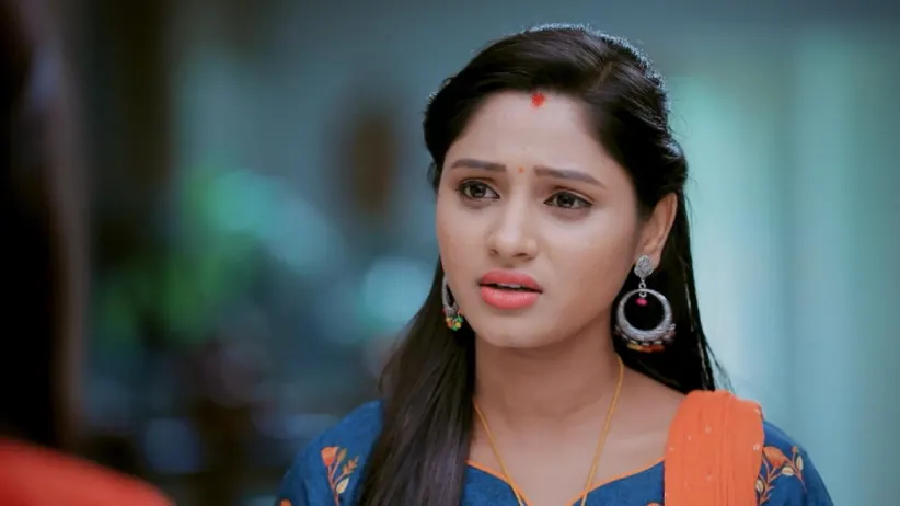 Aditya's call delights Paarvathi - Paaru
