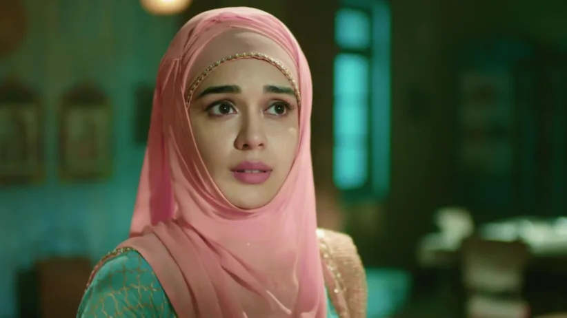 Zara Goes to Her House With Kabir - Ishq Subhan Allah