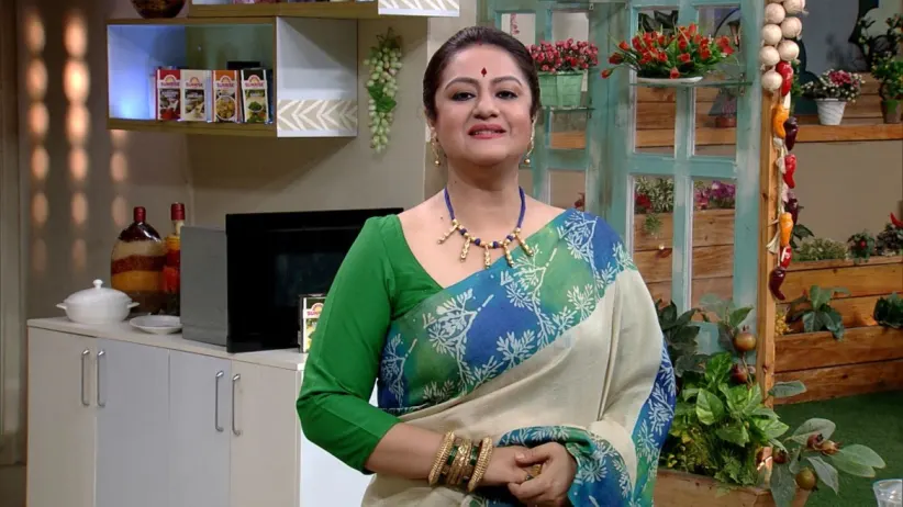 Pancharatna Pakora and Rui-Sorshe Makhamakhi