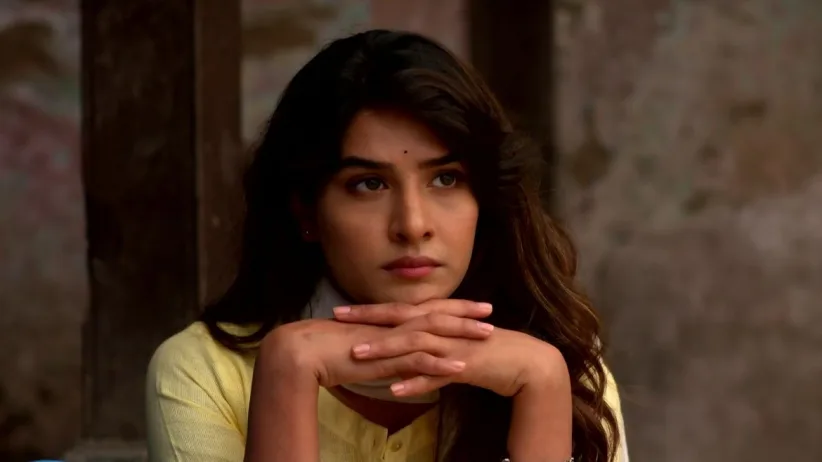 Ajit Kumar learns that Divya is a police officer - Devmanus