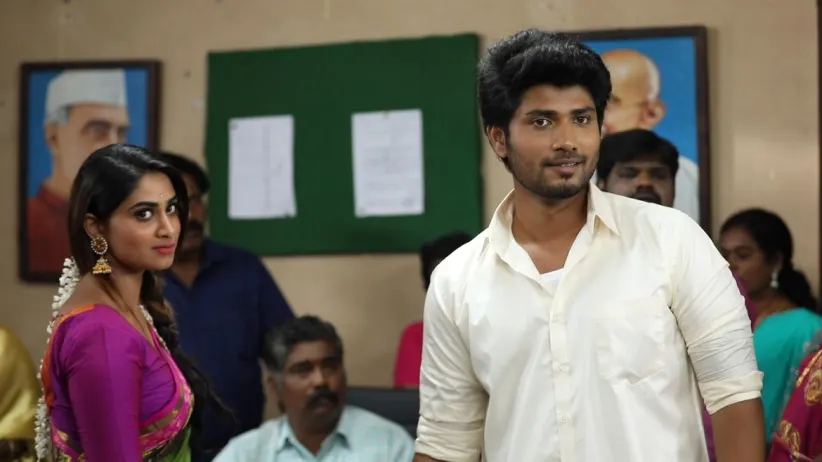 Chintamani and Sreeja are in for a rude shock - Rettai Roja