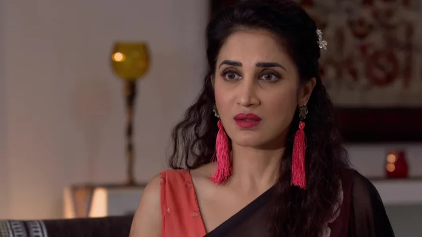 Revati's question stuns Sanjana - Kaay Ghadla Tya Ratri?