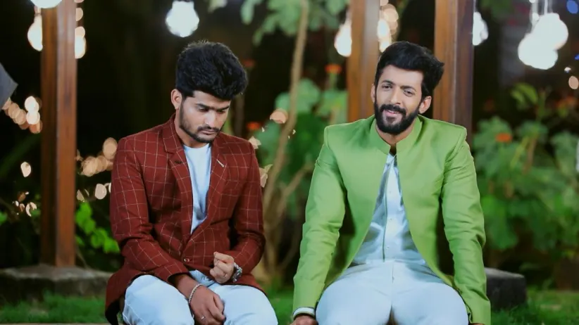 Paarvathi learns Anushka's truth - Paaru