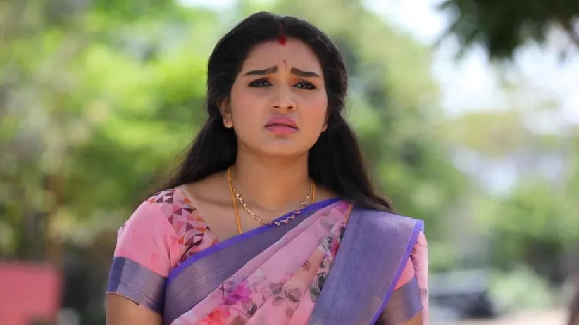 Vanaja conspires against Akhila - Sembaruthi