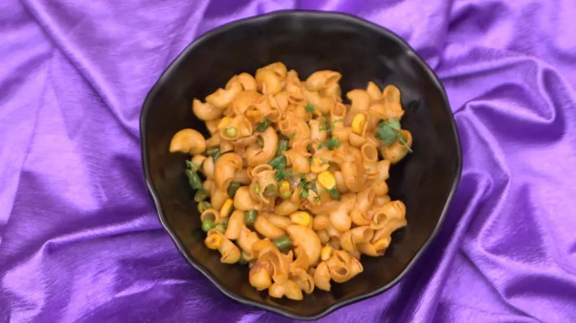 Veg Macaroni Pasta and Gajarchi Vatleli Dal - Aamhi Saare Khavayye