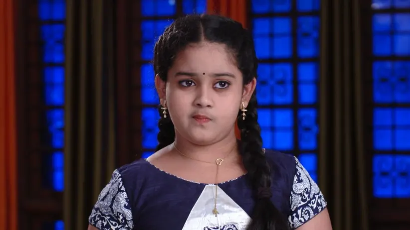 Ram brings a sari for Geetha - Gundamma Katha