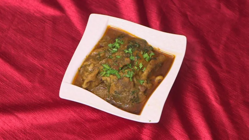 Dubuk Vadi and Shengdana-Khobara Poli - Aamhi Saare Khavayye