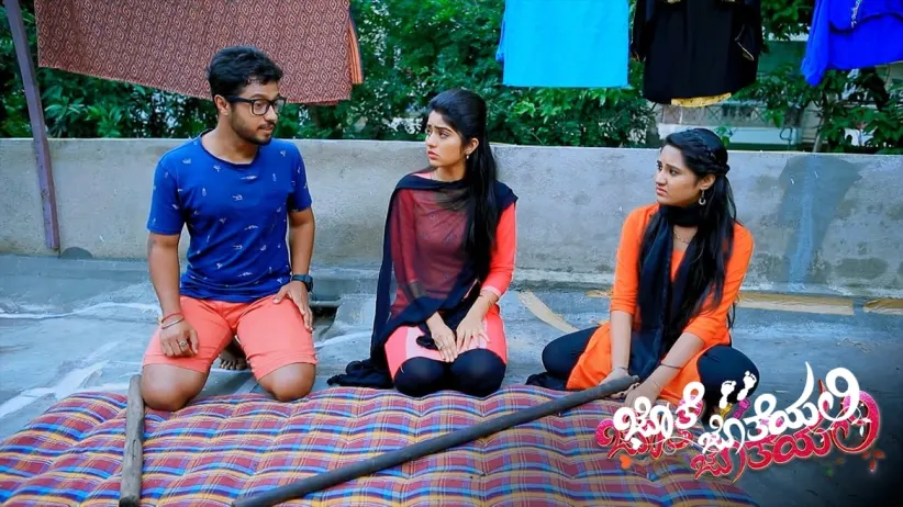 Meera leaves Raghupati shocked - Jothe Jotheyali