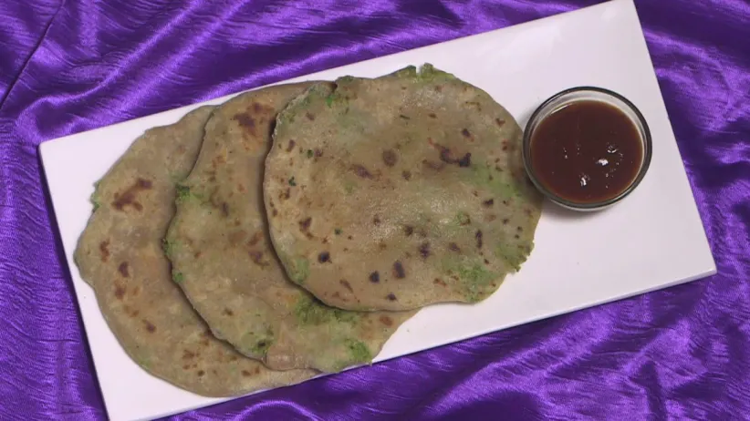 Goanese Potato and Matar Paratha - Aamhi Saare Khavayye