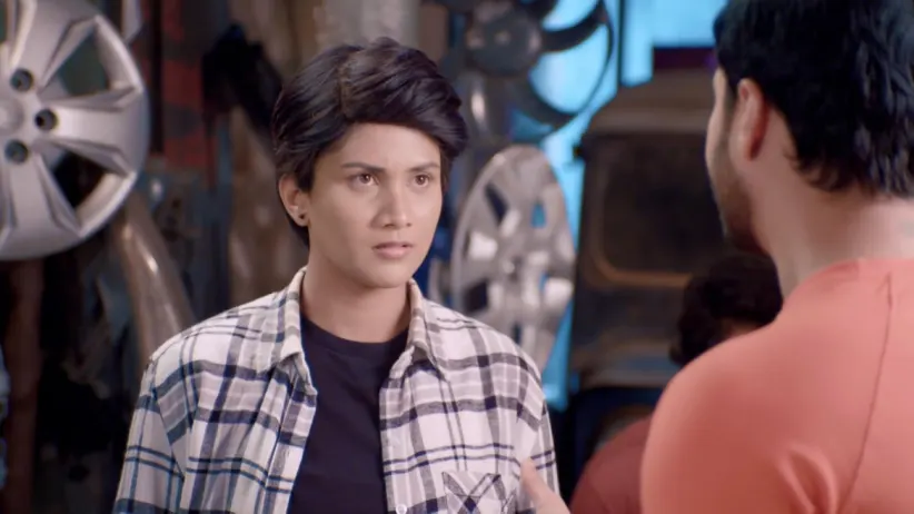 Karthik tries to befriend Sathya - Sathya