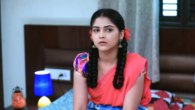 Kamali kisses Rishi in front of Anika