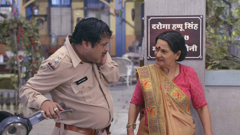 Happu to steal the necklace once again - Happu Ki Ultan Paltan