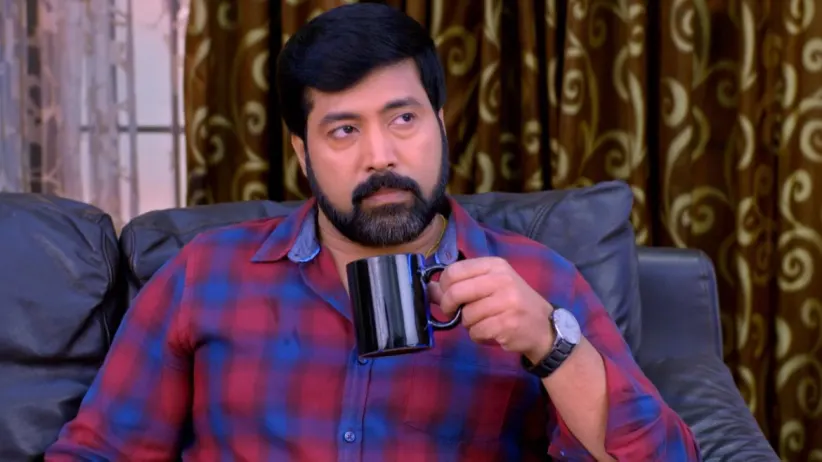 Meera meets Surya Prakash - Neethane Enthan Ponvasantham