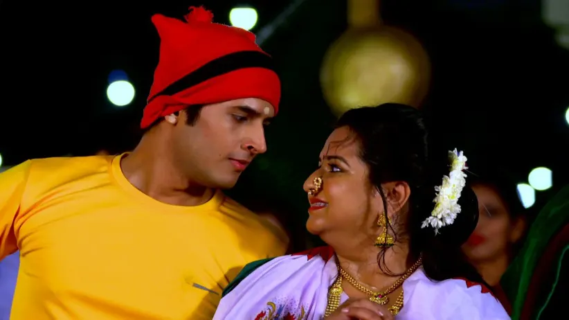 Omkar and Sweetu have fun at the resort - Yeu Kashi Tashi Me Nandayla