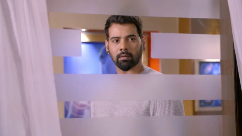 Abhi Learns That Pragya Is Kiara’s Mother - Iniya Iru Malargal
