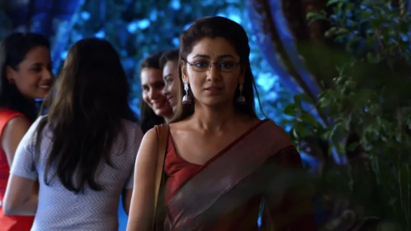 Ranbeer Convinces Prachi - Iniya Iru Malargal