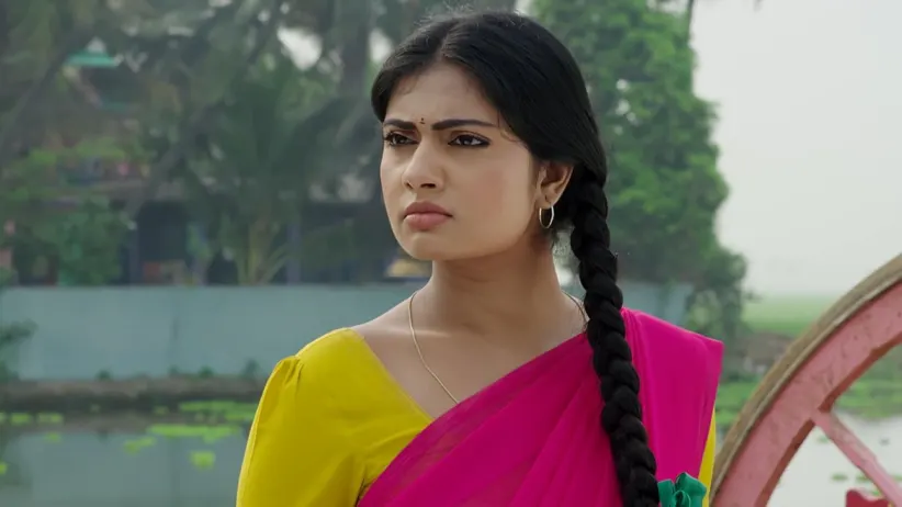 Kanthamma Tries to Catch Ravi Red-Handed