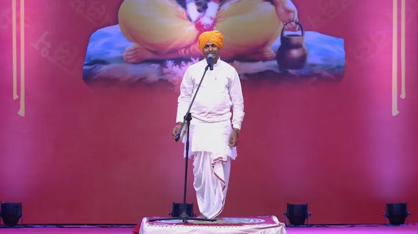 Sudam Maharaj explains the importance of human life - Man Mandira