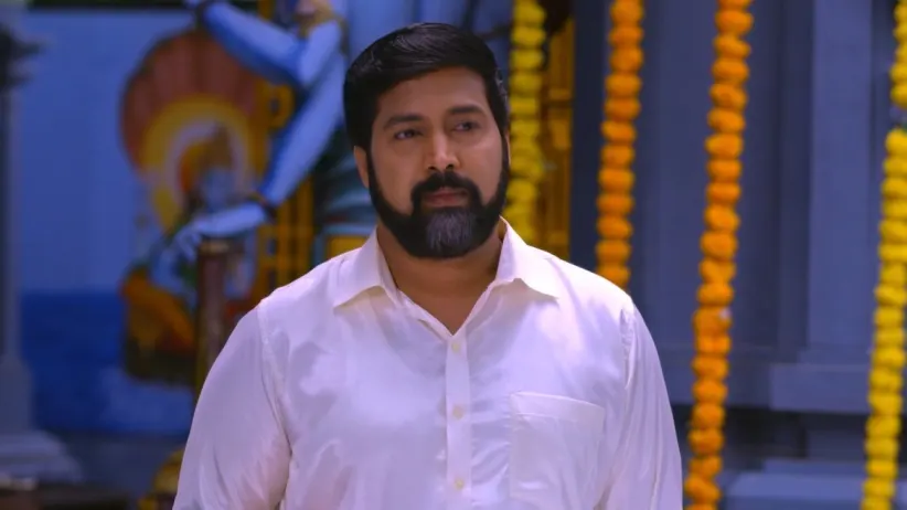 Surya Prakash at the temple - Neethane Enthan Ponvasantham