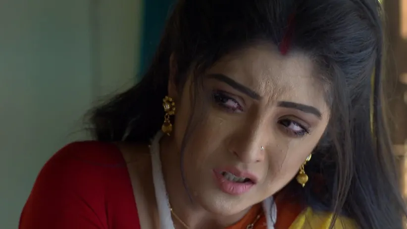Anuradha gets sad thinking about Jamuna - Jamuna Dhaki