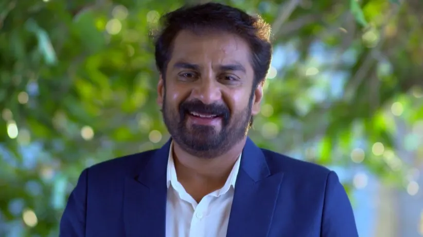 Sarojam apologises to Ravi Varman - Neeyum Njanum