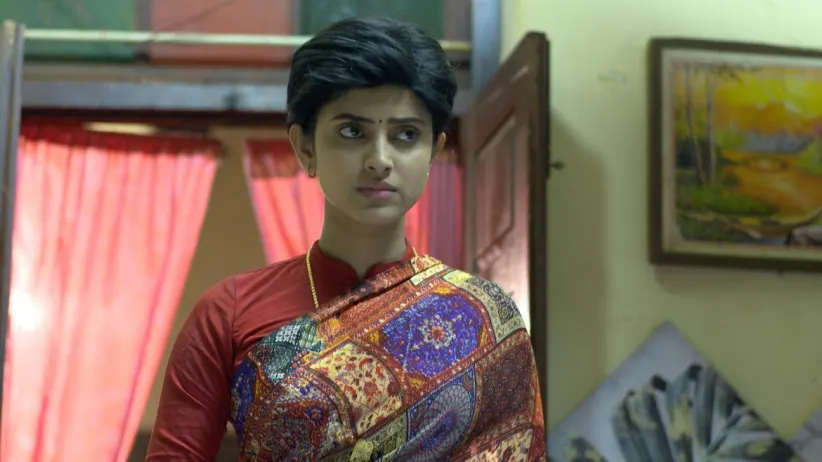Prabhu pacifies an enraged Sathya