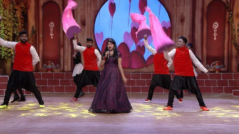 Ushasi's excellent rendition - Rajo Queen 2020
