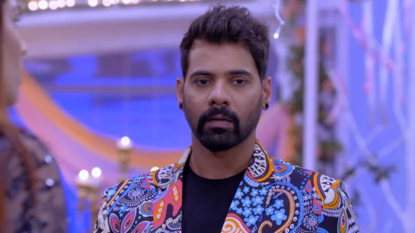 Aliya Blames Rhea - Iniya Iru Malargal