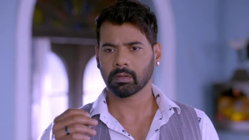 Abhi and Rhea at Prachi’s House - Iniya Iru Malargal